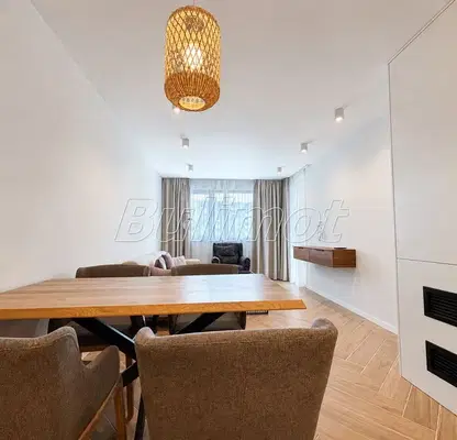 Photo 2 — Three-room apartment in Briz, Varna with balcony and two bathrooms