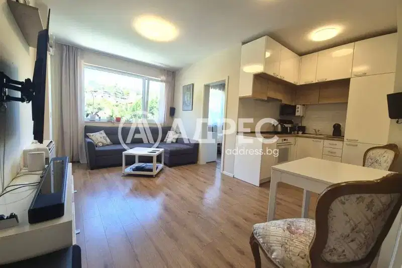Three-room apartment with terrace in Briz, Varna