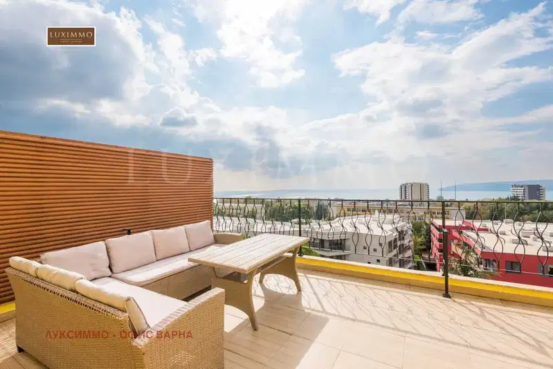 Four-room apartment with sea view in Briz, Varna