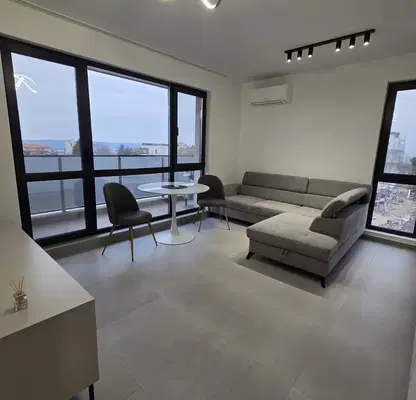 Photo 3 — Furnished 3-room apartment in Briz, Varna with controlled access