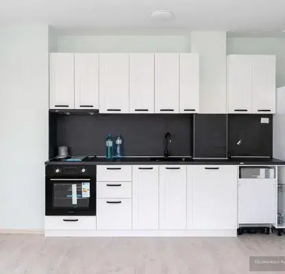 Photo 3 — Three-room apartment in Briz, Varna with parking space and elevator