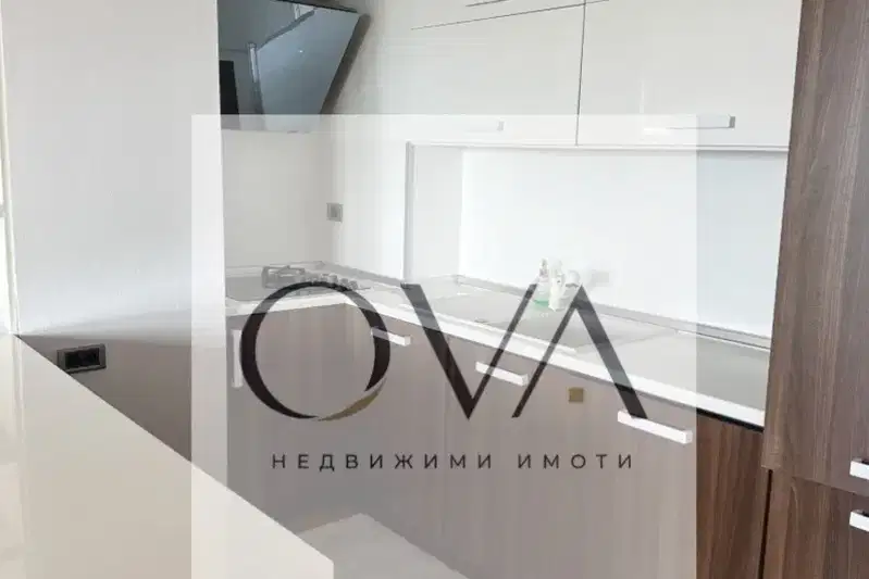 Просторен 3-стаен апартамент с тераса и гледка към морето в Бриз, Варна