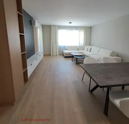 Photo 2 — Three-room apartment with terrace in the centre of Varna