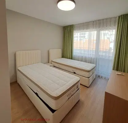 Photo 3 — Three-room apartment with terrace in the centre of Varna