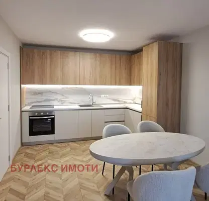 Photo 2 — Three-room apartment with terrace in the center of Varna, Central Post Office