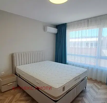 Photo 3 — Three-room apartment with terrace in the center of Varna, Central Post Office