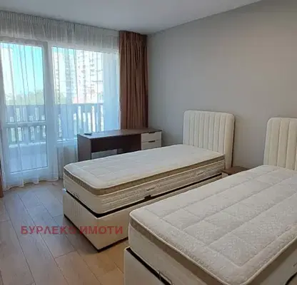 Photo 5 — Three-room apartment with terrace in the centre of Varna