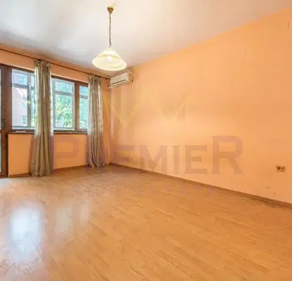 Photo 2 — Three-room apartment with two terraces in the centre of Varna
