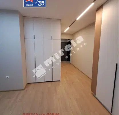 Photo 5 — Three-room apartment with terrace in Central Post, Varna