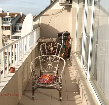 Photo 2 — Three-room apartment with panoramic terrace in Center, Varna