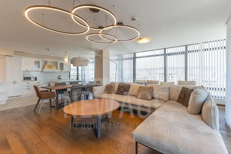 Spacious 3-room apartment with sea view in Center, Varna