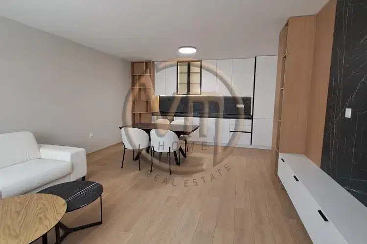 Three-room apartment in Varna Centre with elevator and parking