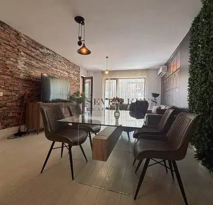 Снимка 4 — Просторен 3-стаен апартамент в центъра на Варна с тераса