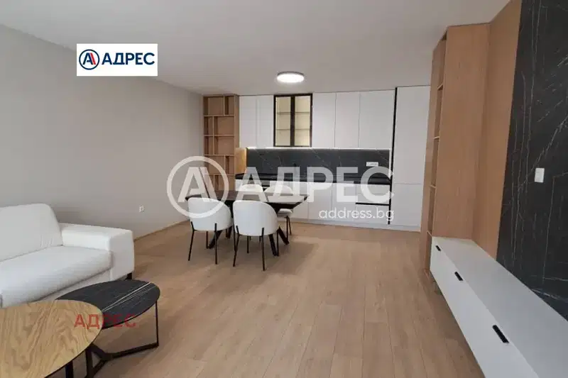 Three-room apartment in Center, Varna with elevator and parking