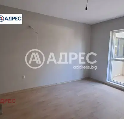 Photo 3 — Three-room apartment with two terraces in the centre of Varna