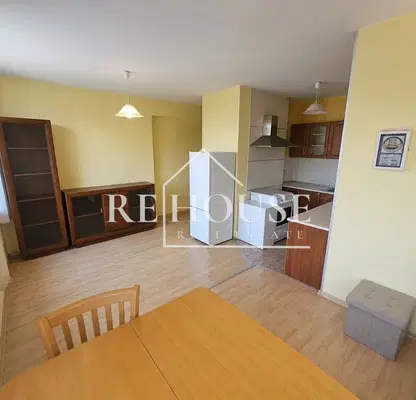 Photo 2 — Spacious 3-room apartment in the centre of Varna with parking