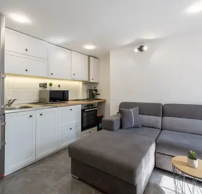 Photo 2 — 3-room apartment in Center, Varna with historic building
