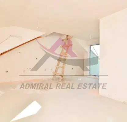 Photo 4 — Three-room apartment with roof terrace in Center, Varna