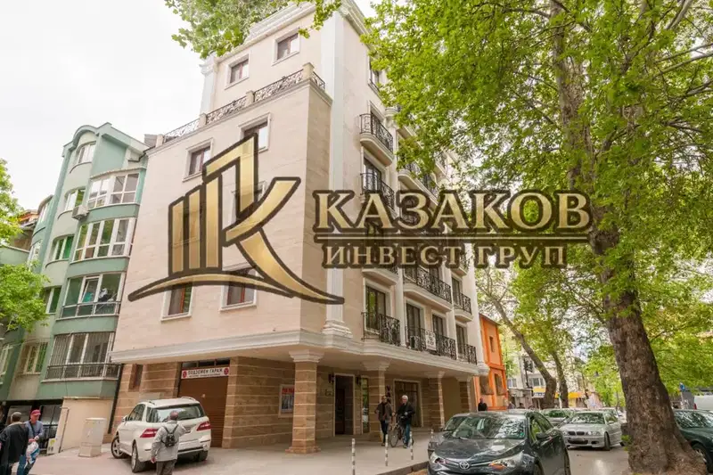 Three-room apartment with terrace in Center, Varna