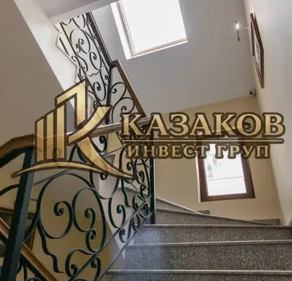 Снимка 2 — Тристаен апартамент с тераса в Център, Варна
