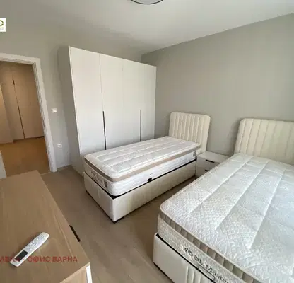 Photo 3 — Three-room apartment in Center, Varna with parking space and elevator