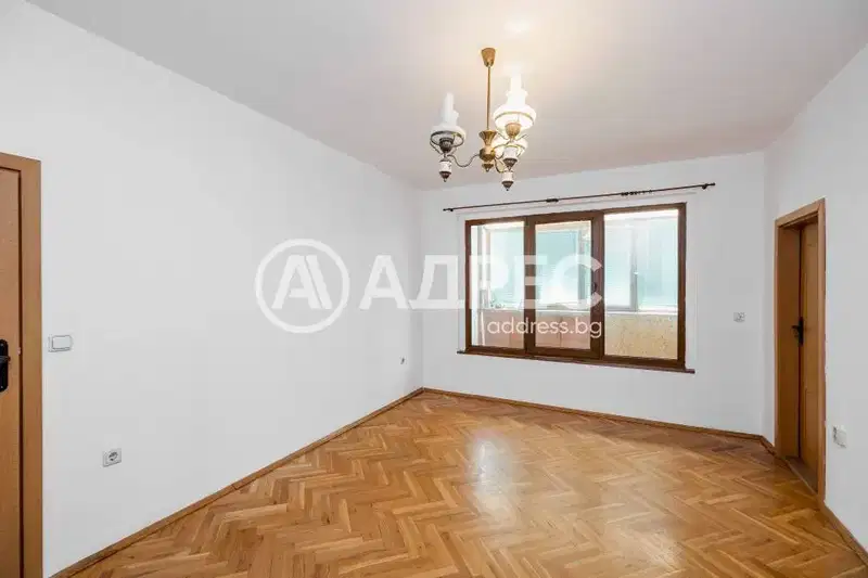 Three-room apartment with two terraces in the centre of Varna