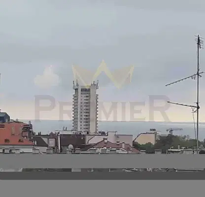 Снимка 5 — Просторен 4-стаен апартамент с морска панорама в Център, Варна