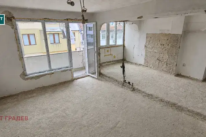 Four-room apartment in Center, Varna with terrace