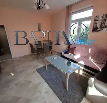 Снимка 3 — Двустаен апартамент в Център на Варна с отделна кухня