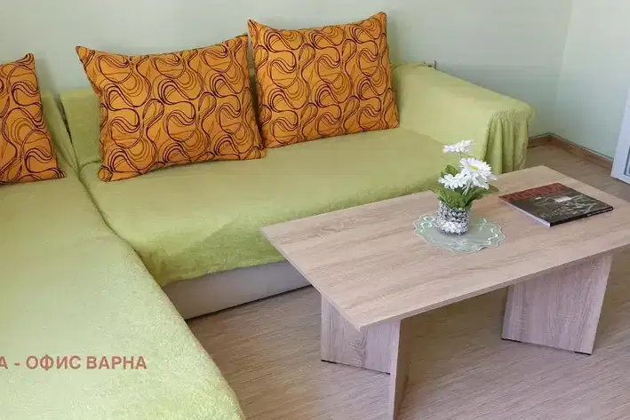 Three-room apartment in Varna Centre with attic room