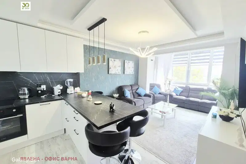 Three-room apartment with three aspects in Chaika, Varna