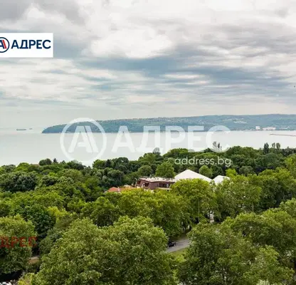 Photo 3 — 4-room apartment with sea view in Chayka district, Varna