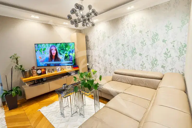 Three-room apartment with parking space in Chaika, Varna