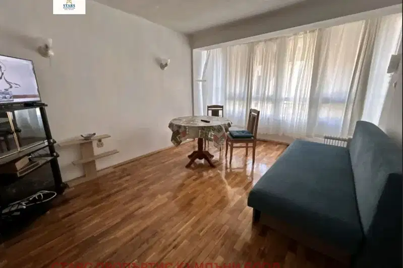 Тристаен апартамент в Чаталджа, Варна с практично разпределение