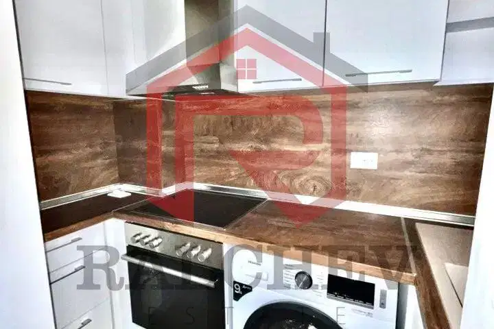 Тристаен апартамент с балкон в Чаталджа, Варна