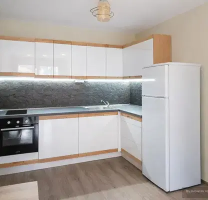 Photo 2 — Three-room apartment in Tsveten kvartal, Varna on third floor