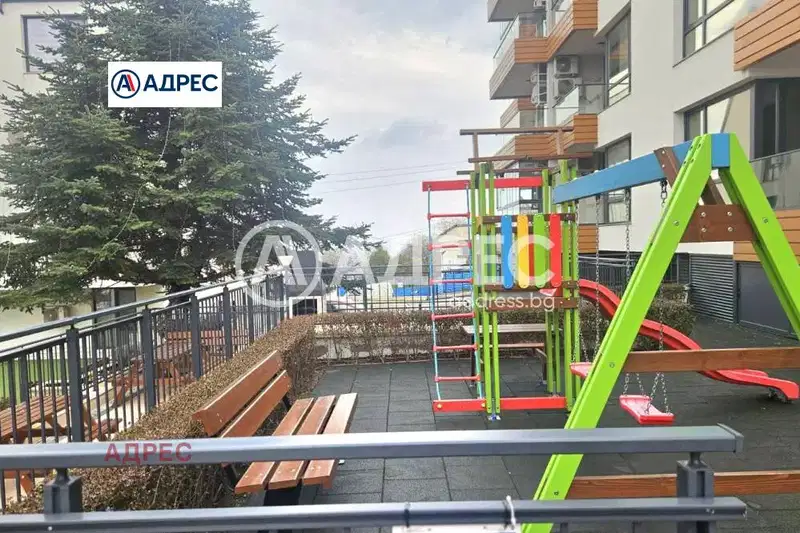 Двустаен апартамент с паркомясто в Галата, Варна