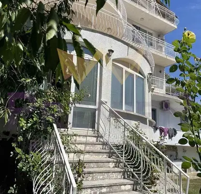 Photo 4 — 4-bedroom apartment in Varna, Galata