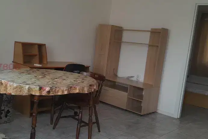 Двустаен апартамент на партер в Галата, Варна
