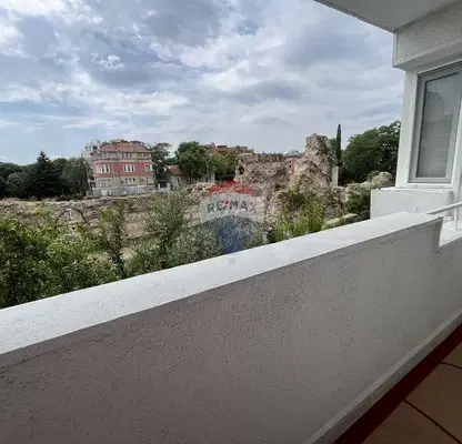 Снимка 5 — Тристаен апартамент с тераса в Гръцка махала, Варна