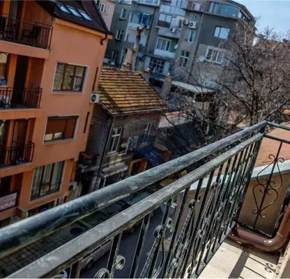 Снимка 5 — Двустаен апартамент с две тераси в Гръцка махала, Варна