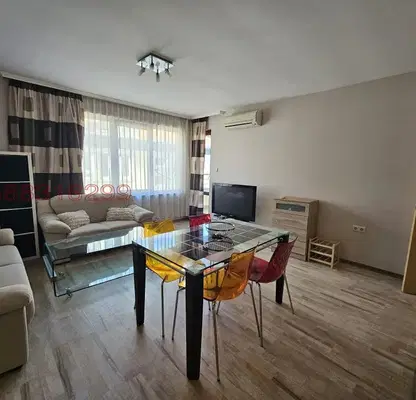 Photo 2 — Three-room apartment in Gretska mahala, Varna with two balconies