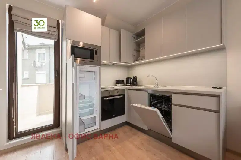 Three-room apartment with parking space in Gretska mahala, Varna