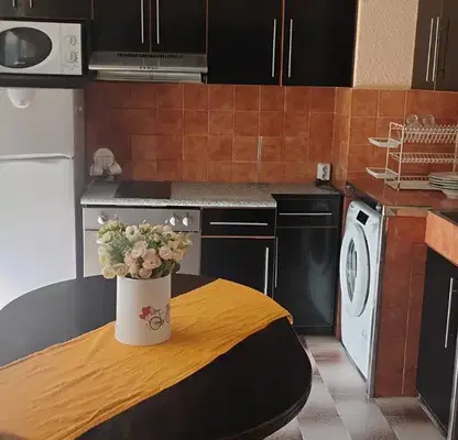 Photo 3 — One-room apartment in Izgrev, Varna with balcony and air conditioning