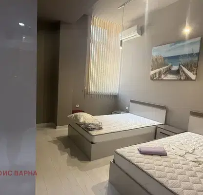 Photo 3 — Three-room apartment with two bathrooms in ZHP Gara, Varna