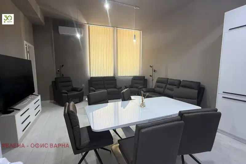 Spacious 3-room apartment in ZhP Gara, Varna with two bathrooms