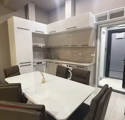 Photo 2 — Spacious 3-room apartment in ZhP Gara, Varna with two bathrooms