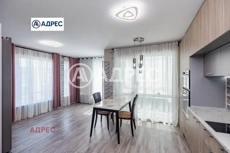 Тристаен апартамент с паркомясто в Кайсиева градина, Варна