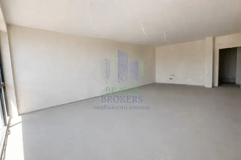 Large 4-room apartment in Kaisieva Gradina, Varna