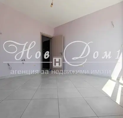 Снимка 3 — Двустаен апартамент с две тераси в Колхозен пазар, Варна